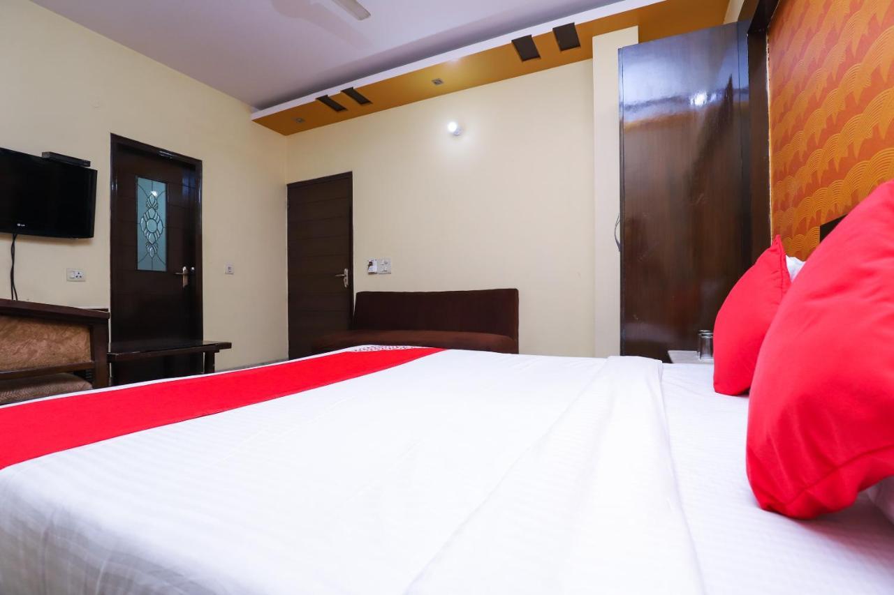 Hotel O J P Inn Near Patel Nagar Metro Station 新德里 外观 照片