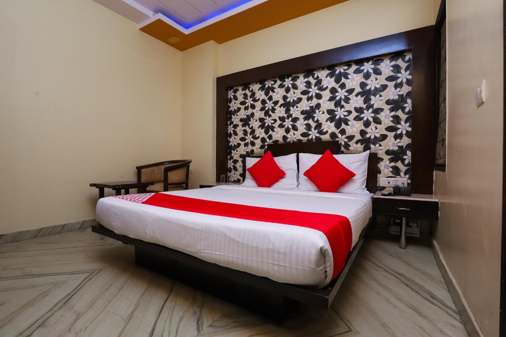 Hotel O J P Inn Near Patel Nagar Metro Station 新德里 外观 照片