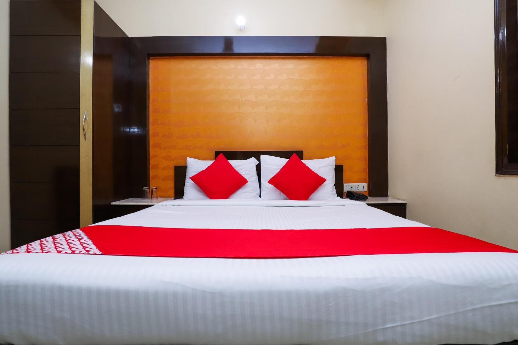 Hotel O J P Inn Near Patel Nagar Metro Station 新德里 外观 照片
