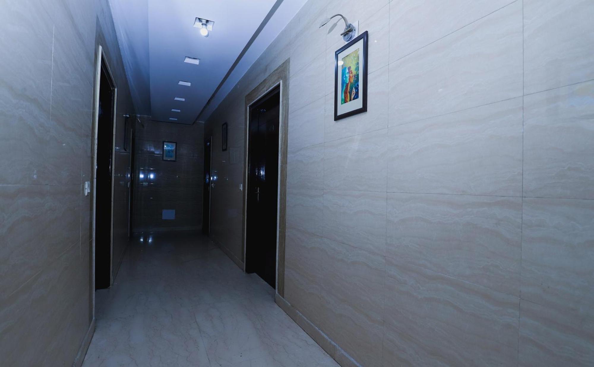 Hotel O J P Inn Near Patel Nagar Metro Station 新德里 外观 照片